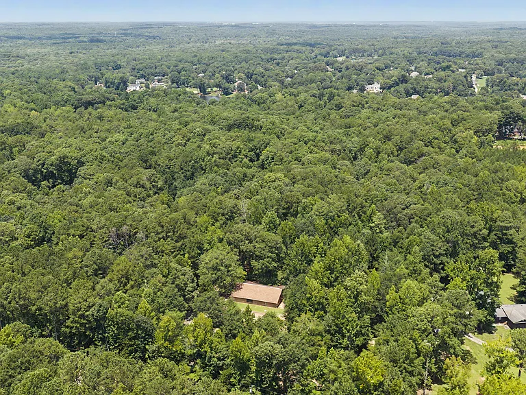 241 Busbin Rd — Photo 32