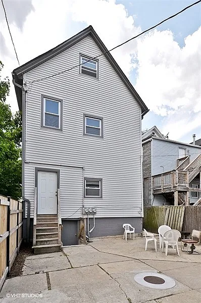 Building Photo - 1701 N Maplewood Ave #1