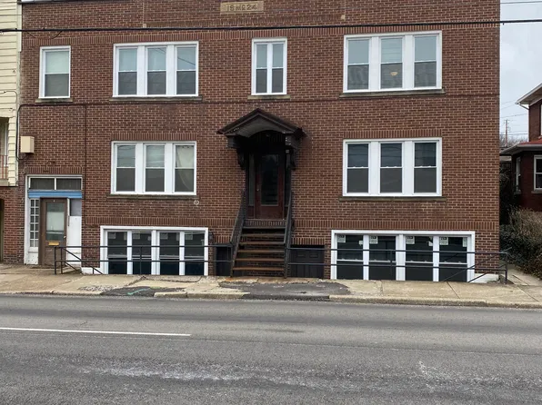 15 N 4th St APT 4, Youngwood, PA 15697