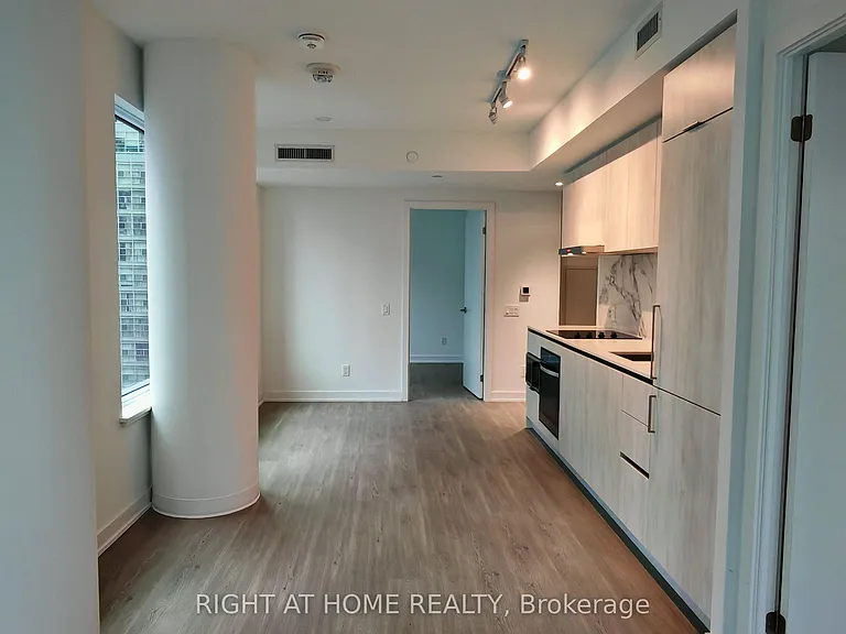8 Wellesley St W #1216 — Photo 7