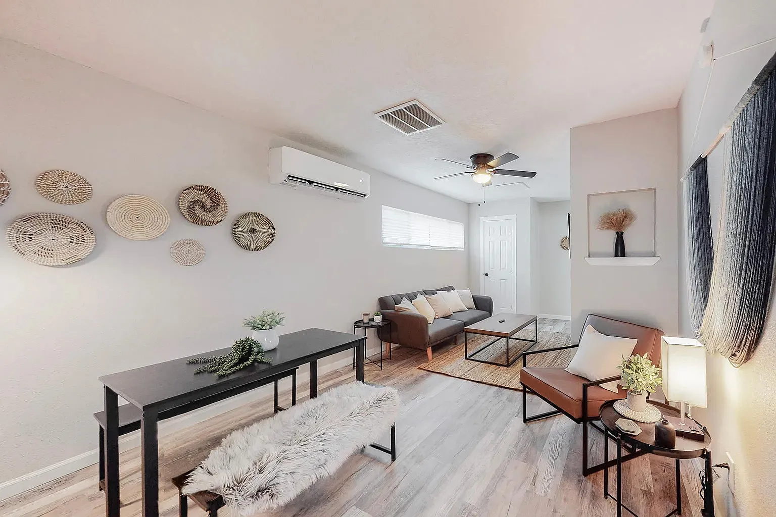 2 bed, 800 sqft, $2,450 — Photo 3