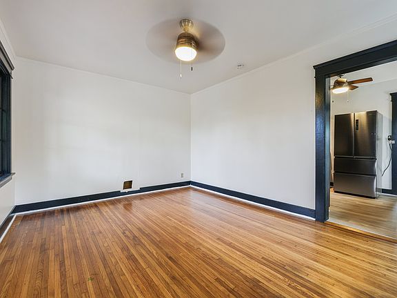 3rd image of 4747-49 Voltaire St #4749