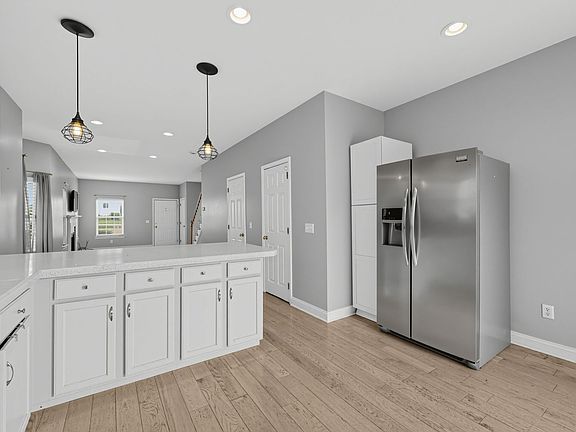 3rd image of 445 Spring Mill Ave