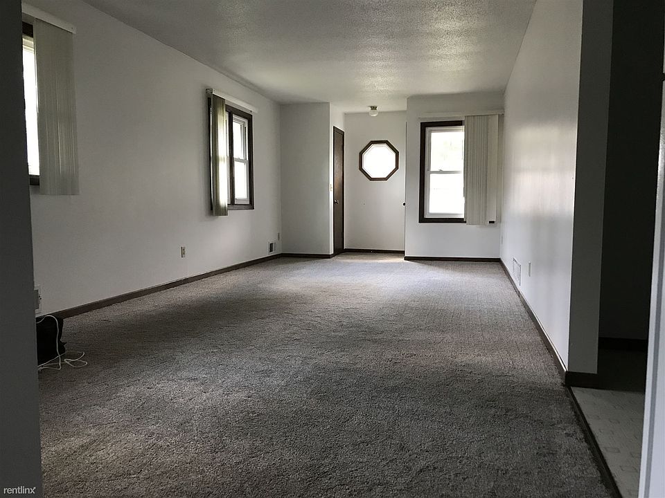 1st image of 186 White Bear Ave N