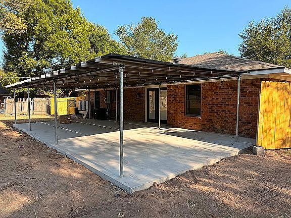 3rd image of 203 Romeo Rd