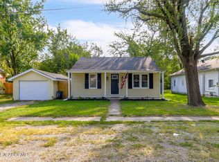108 Wesley Ave, Hallsville, MO 65255