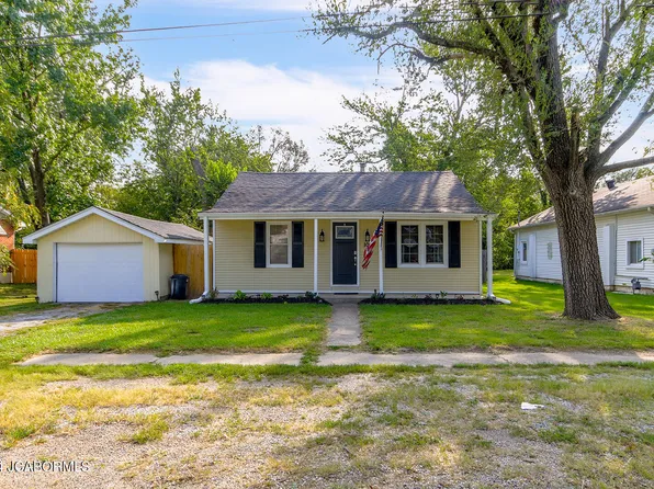 108 Wesley Ave, Hallsville, MO 65255