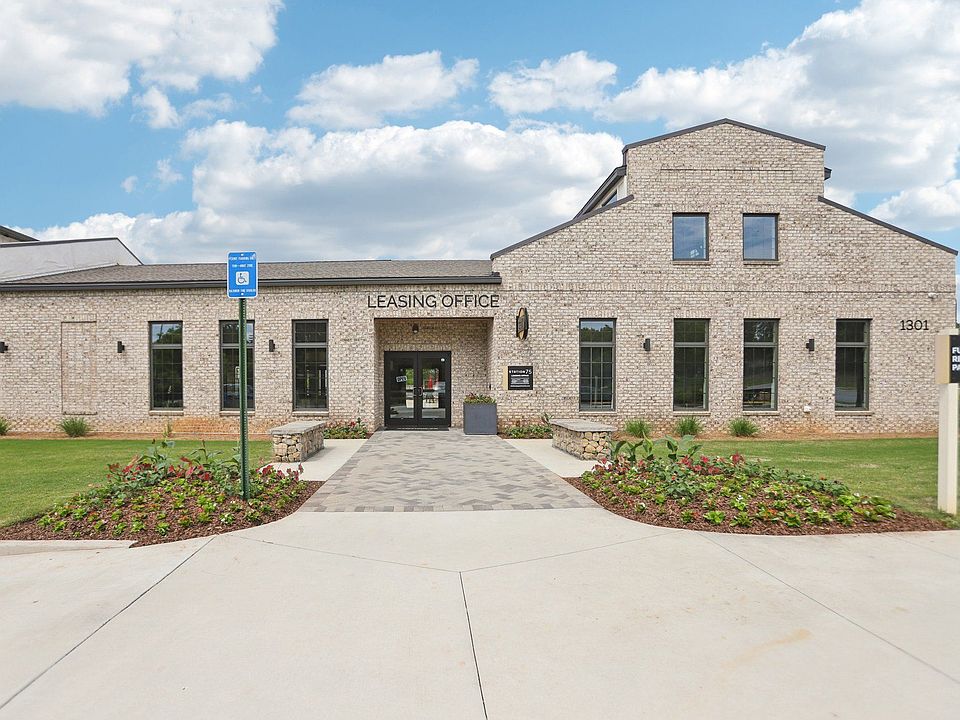 Building Photo 2