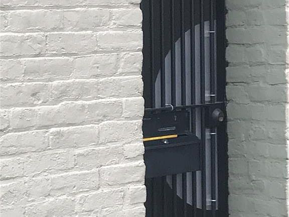 3rd image of 13 N Vine St