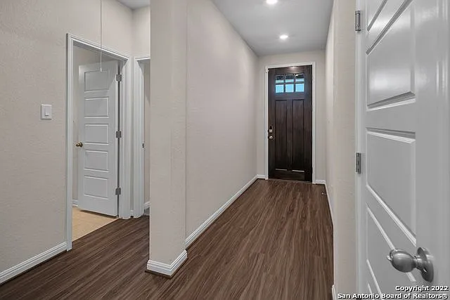 3 bed, 2.0 bath, 1887 sqft, $1,995 — Photo 3