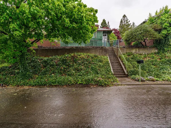 2116 E 6th St, Vancouver, WA 98661