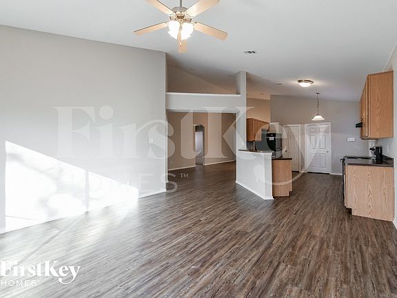 2nd image of 1824 Fairbanks Dr