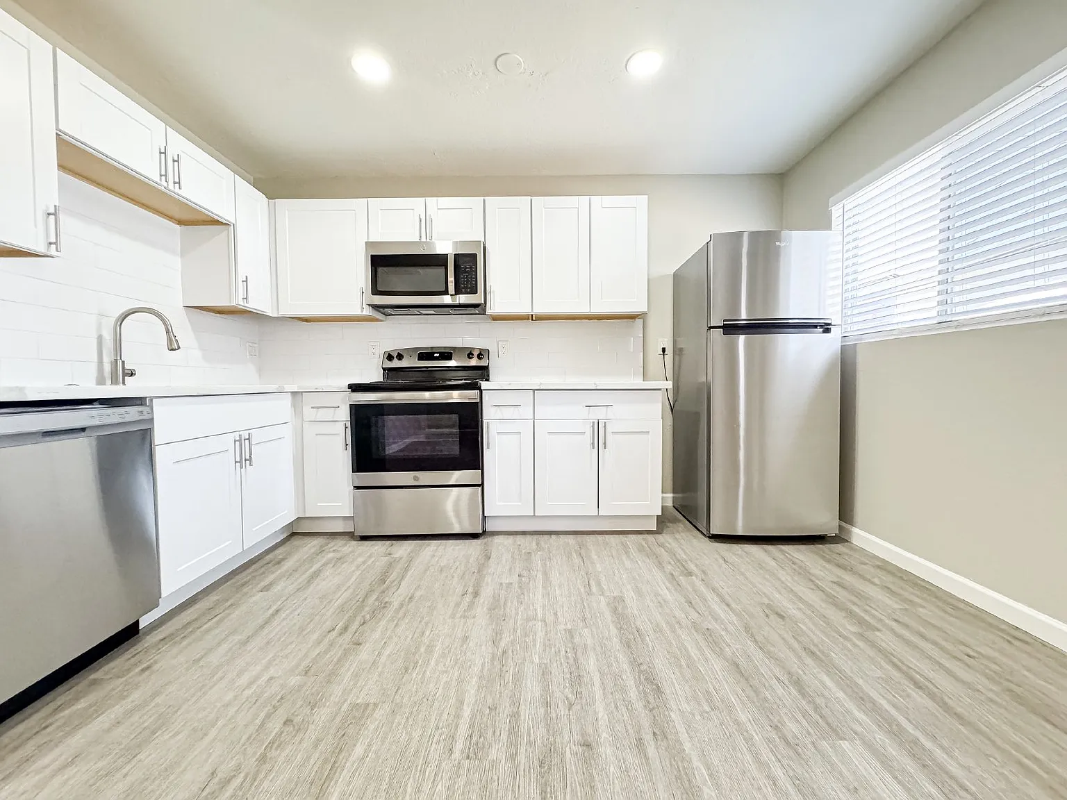 3 bed, 1.0 bath, 800 sqft, $1,275 — Photo 4