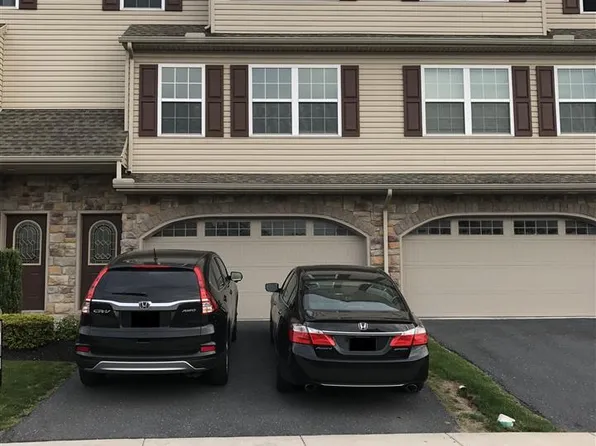 326 Weatherstone Dr, New Cumberland, PA 17070