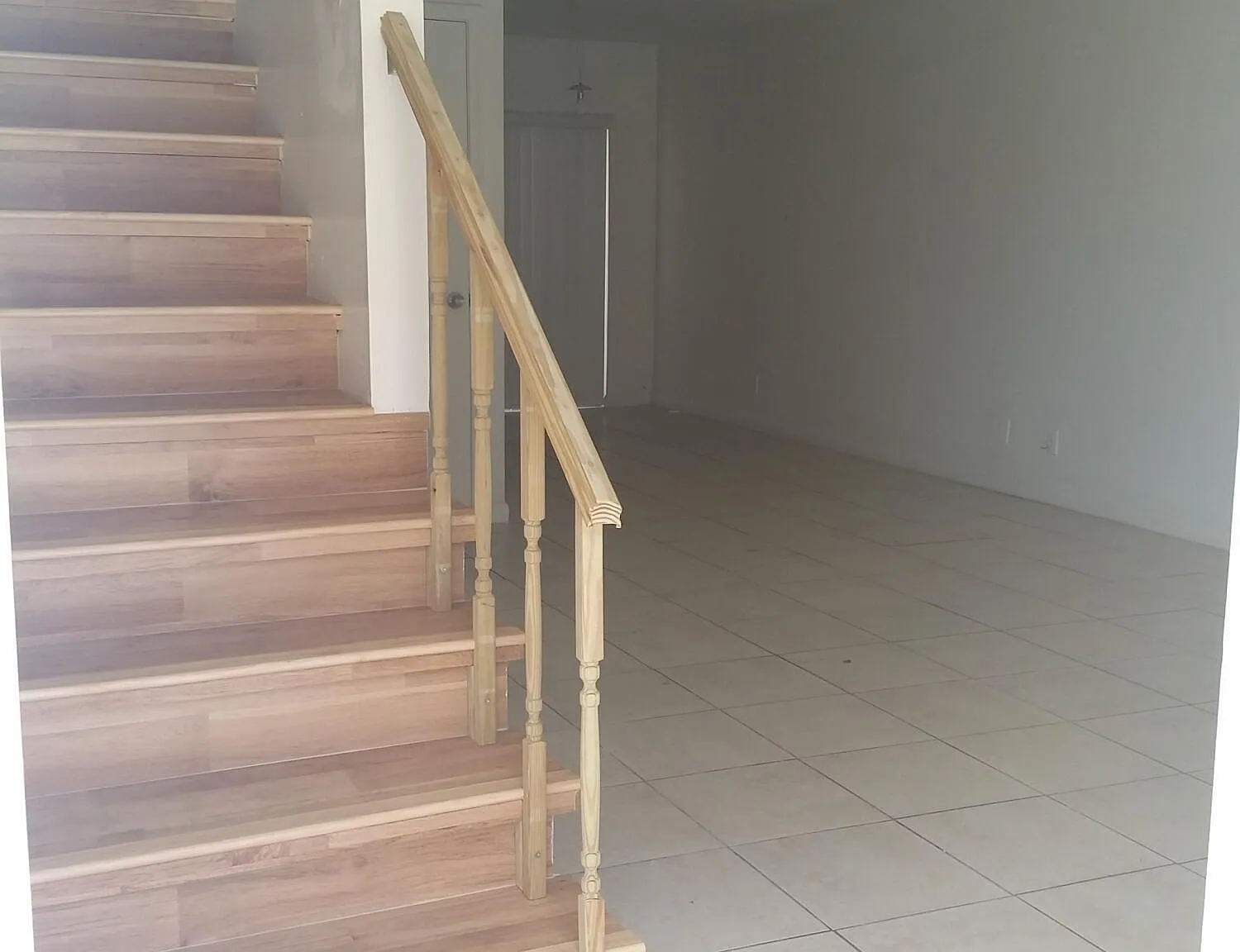 2 bed, 1.5 bath, 940 sqft, $1,900 — Photo 2