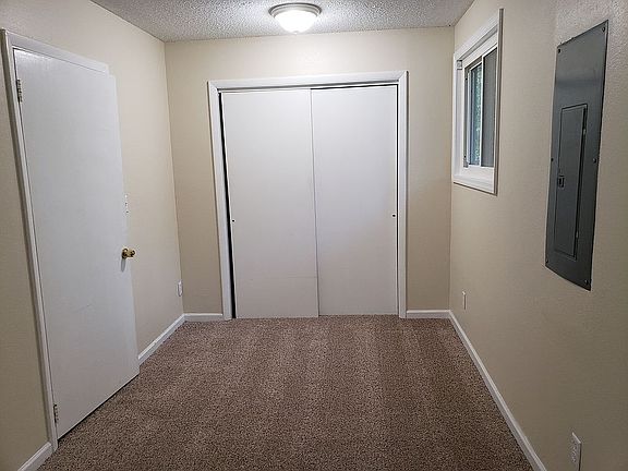 1st bedroom 