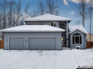 13074 Curry Ridge Cir, Eagle River, AK 99577
