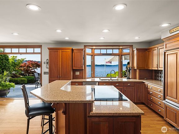 5th image of 17834 SE 40th Place
