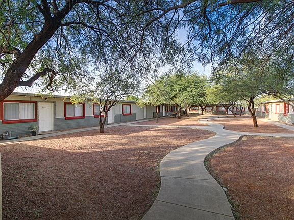 4th image of 3035 N Los Altos Ave