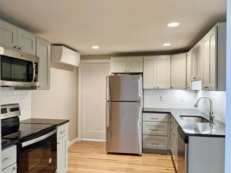 209 N Meadow St — Photo 7