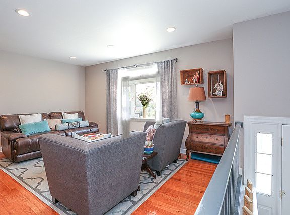 3rd image of 4424 Wildwood Ct