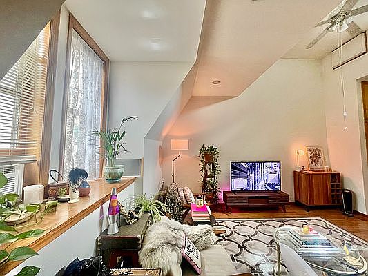 3rd image of 310 W 77th St APT 5A