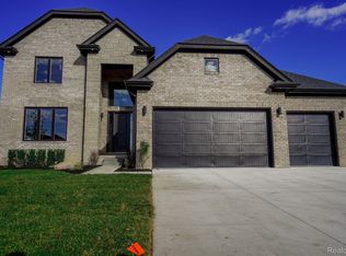 17281 Chianti Ct, Macomb, MI 48042