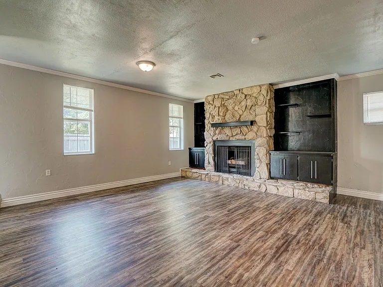 1401 Hampton Dr — Photo 20