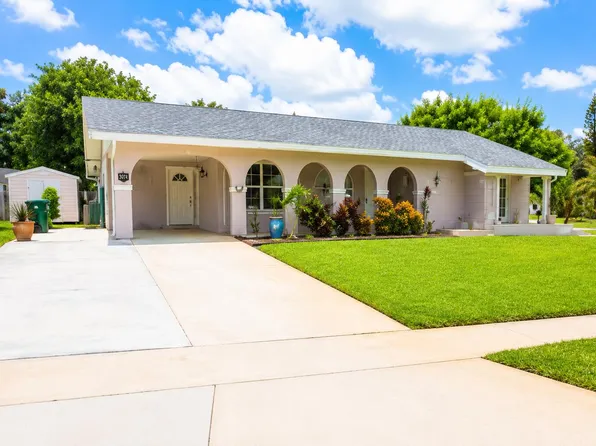 814 SE Corto Court, Port St Lucie, FL 34983