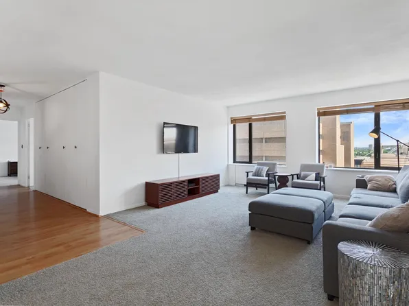 19 S 1st St APT B802, Minneapolis, MN 55401