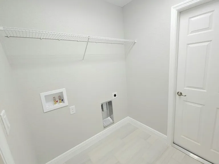 16318 SW 17th Ave — Photo 14