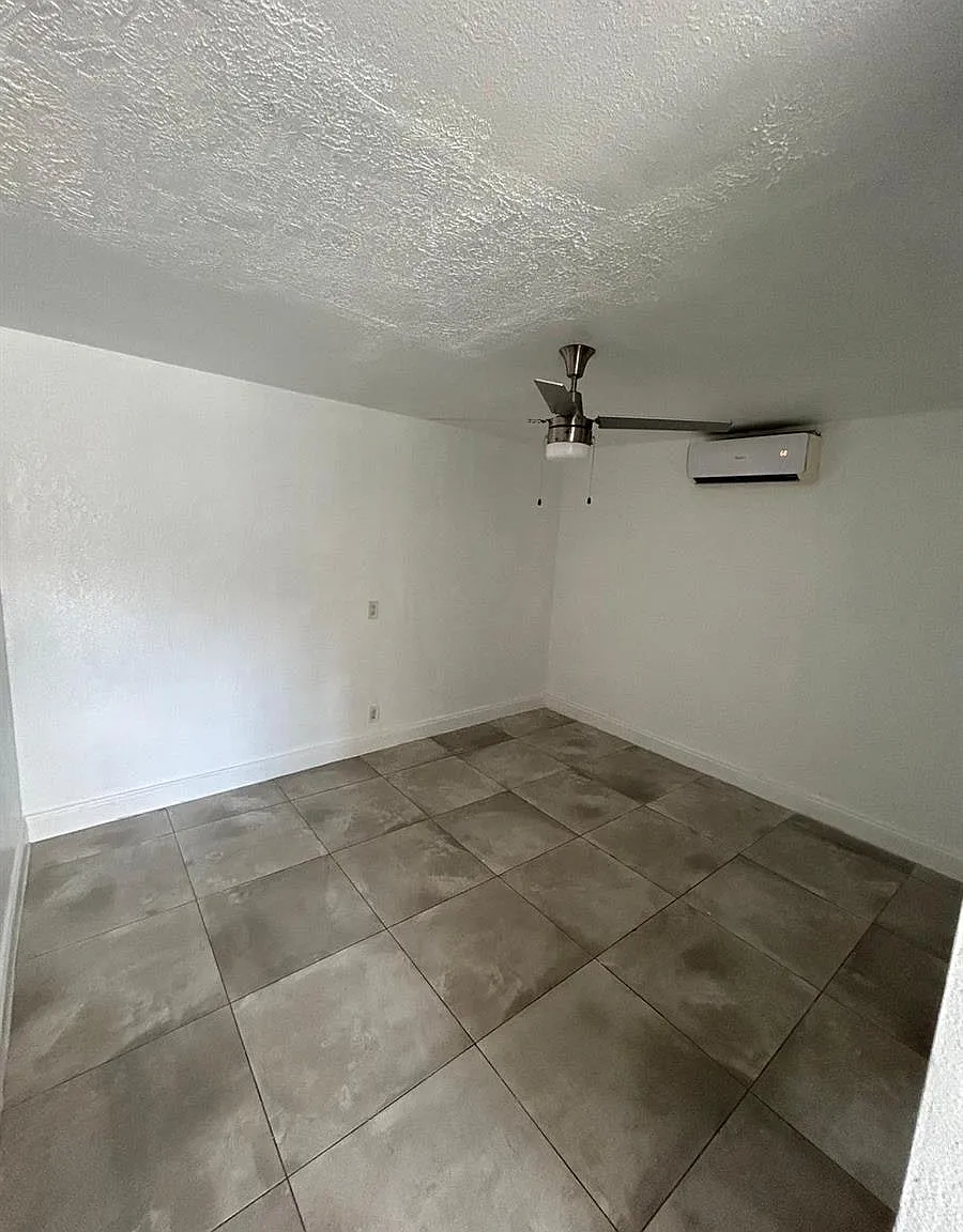 741 Northwest 3rd Avenue, Unit 4 — Photo 2