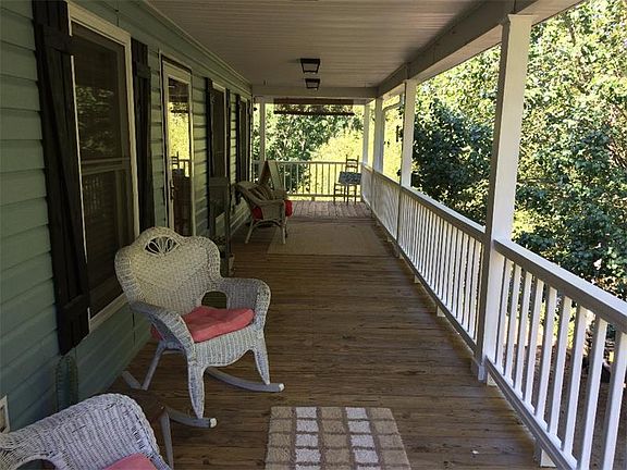 4th image of 10 Royal Lake Dr