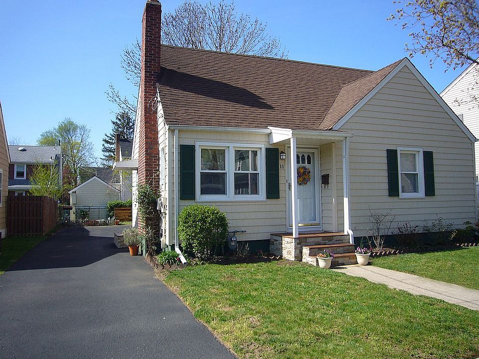 1st image of 11 Bassett Pl