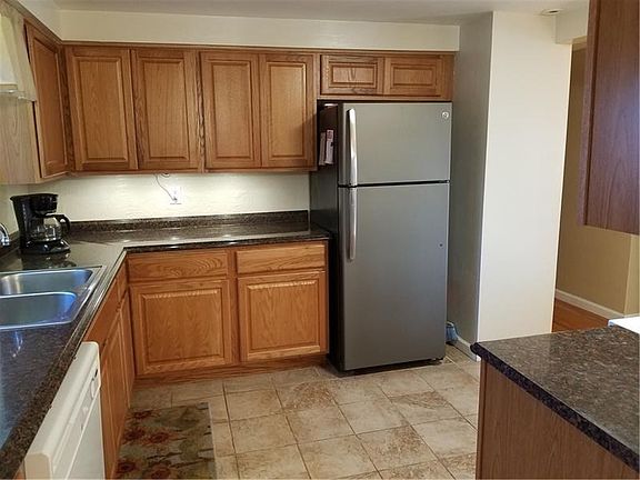 5th image of 1330 Saint Clair St