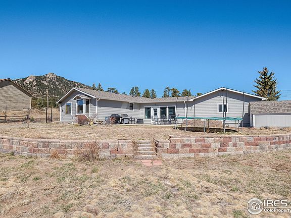 3rd image of 1060 Acacia Dr