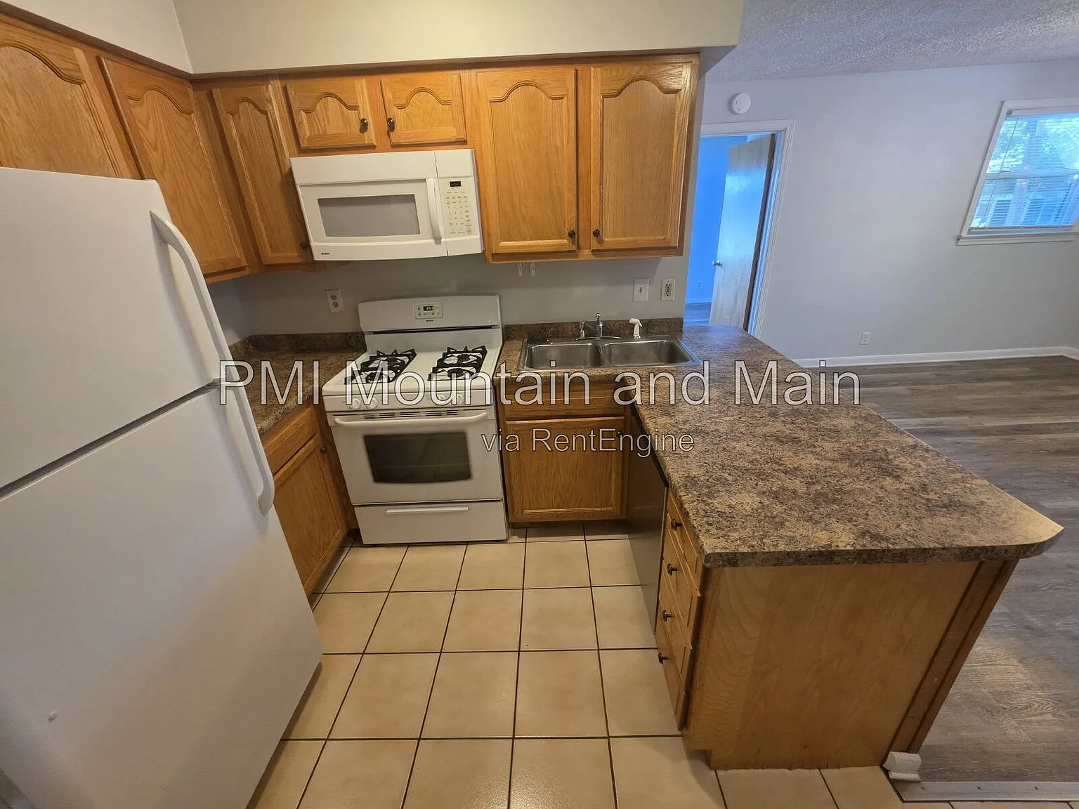 1 bed, 1.0 bath, $1,400 — Photo 4