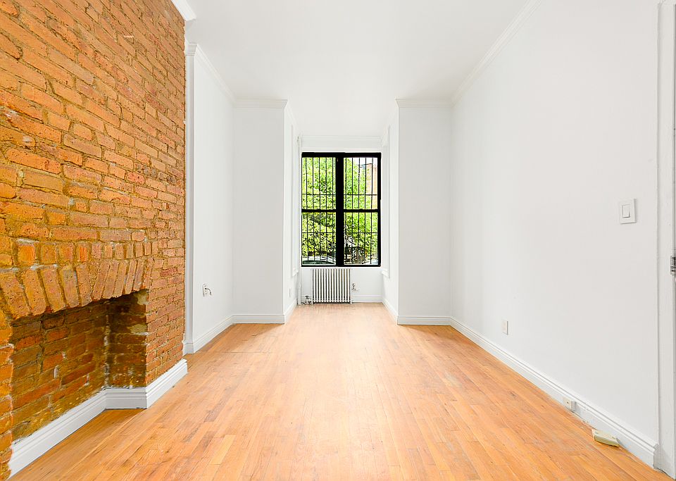 1st image of 262 Saint James Pl APT 4B