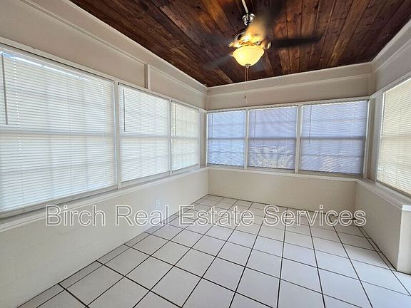 2nd image of 1222 Franklin Cir NE