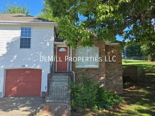 1611 Sherwood Ct, Ozark, MO 65721