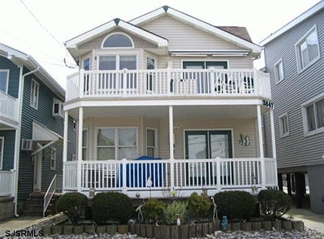 1st image of 3847 Asbury Ave #3847