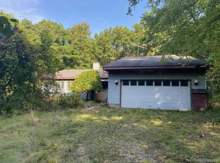 3158 Walnut Hill Rd, Metamora, MI 48455