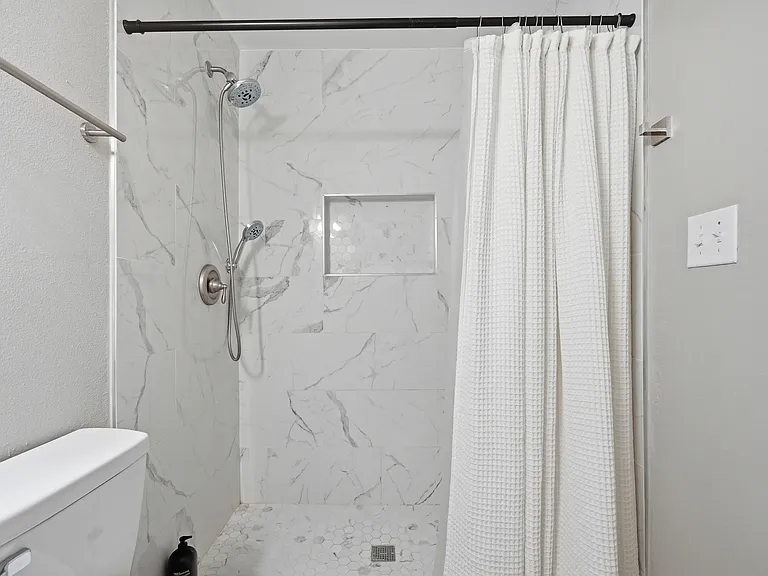 254 E Iris Ln — Photo 26