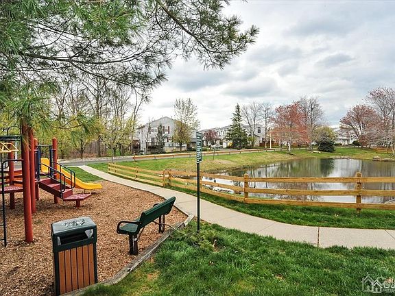 4th image of 7 Harbor Bay Cir #349
