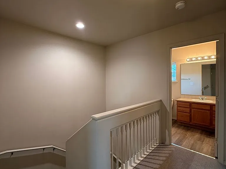 9904 Mia Ln — Photo 20