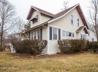 121 S Roselle Rd, Roselle, IL 60172