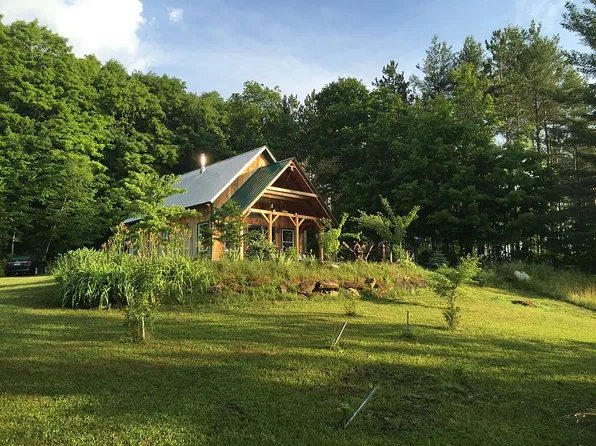 780 Loop Rd, Northfield, VT 05663