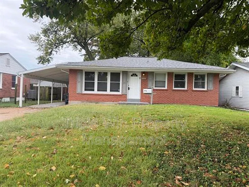 3 bed, 1.0 bath, 936 sqft, $1,500 — Photo 2