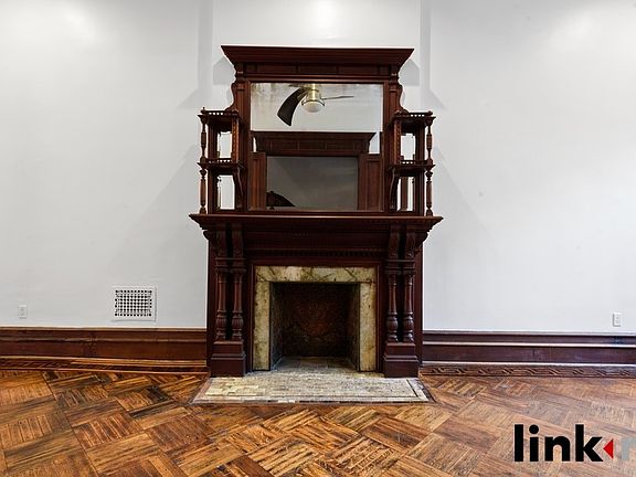 3rd image of 156 W 121st St #2A