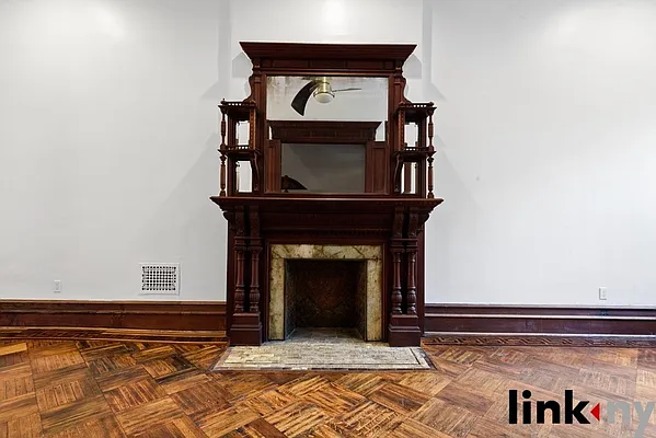 Rented by Link NY Realty | media 4